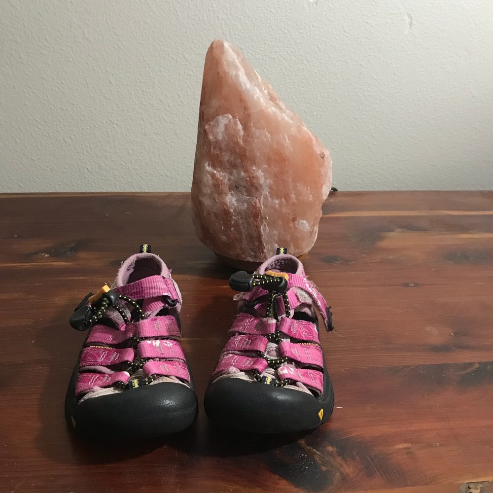 Girls Keen Sandals size 8 or 15 cm